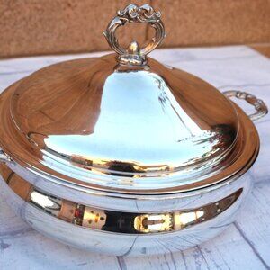 ENGLISH SILVER MFG CORP USA BY LEONARD FOOTED CASSEROLE DISH WITH LID